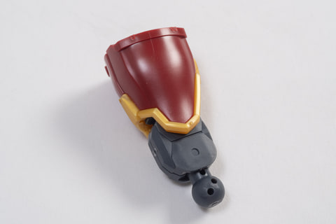 Next is the arm joint. The glossy red color is really beautiful.