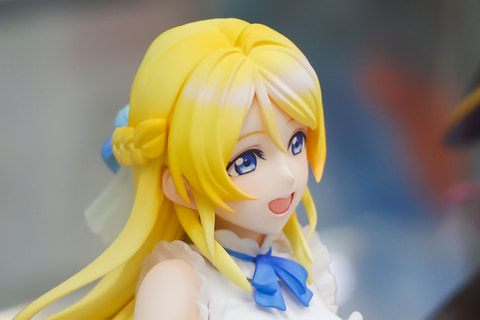 The color of the angel's halo is slightly faded.