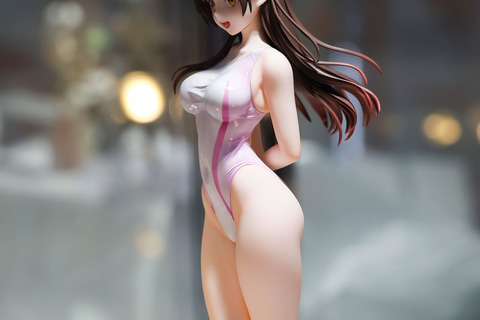 I was captivated by her beautiful body line